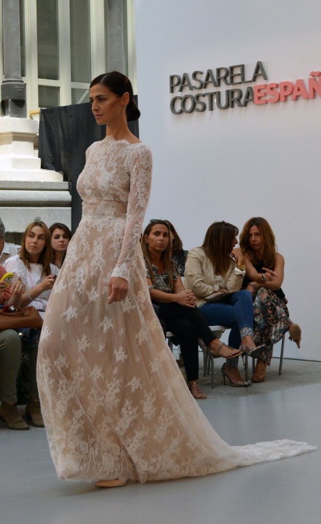 weddings16-vestidos-hannibal-laguna